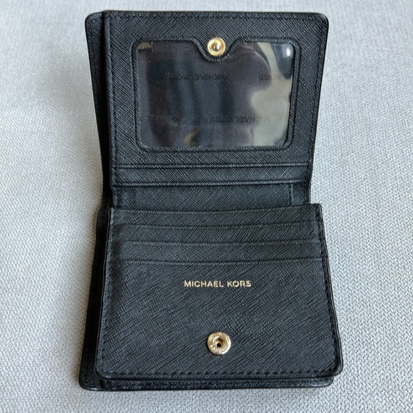 Michael Kors wallet - Picture 6 of 8